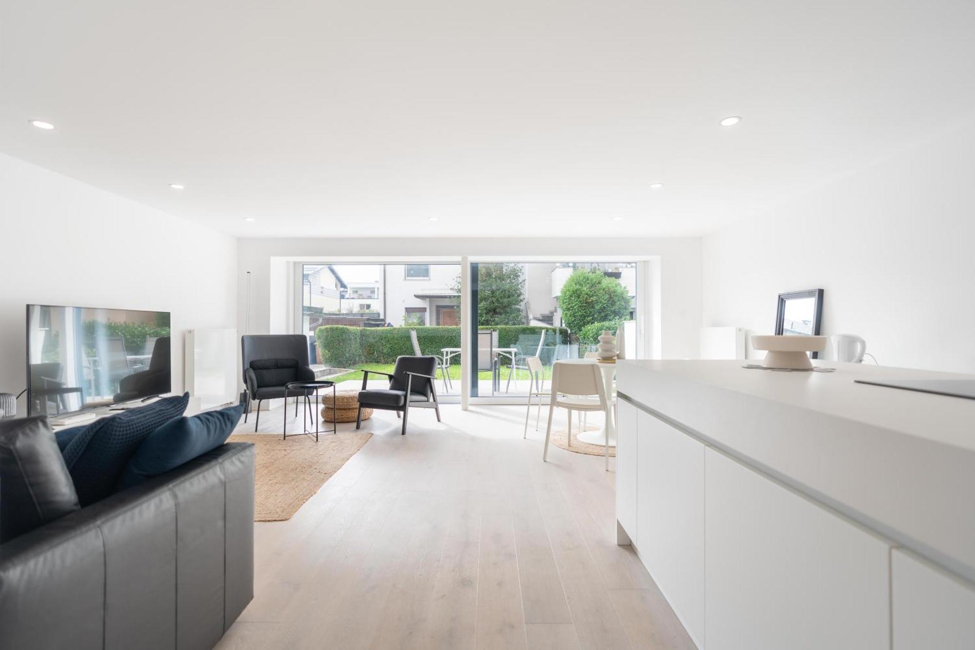 לובליאנה Black & White Apartments Rozna Dolina מראה חיצוני תמונה
