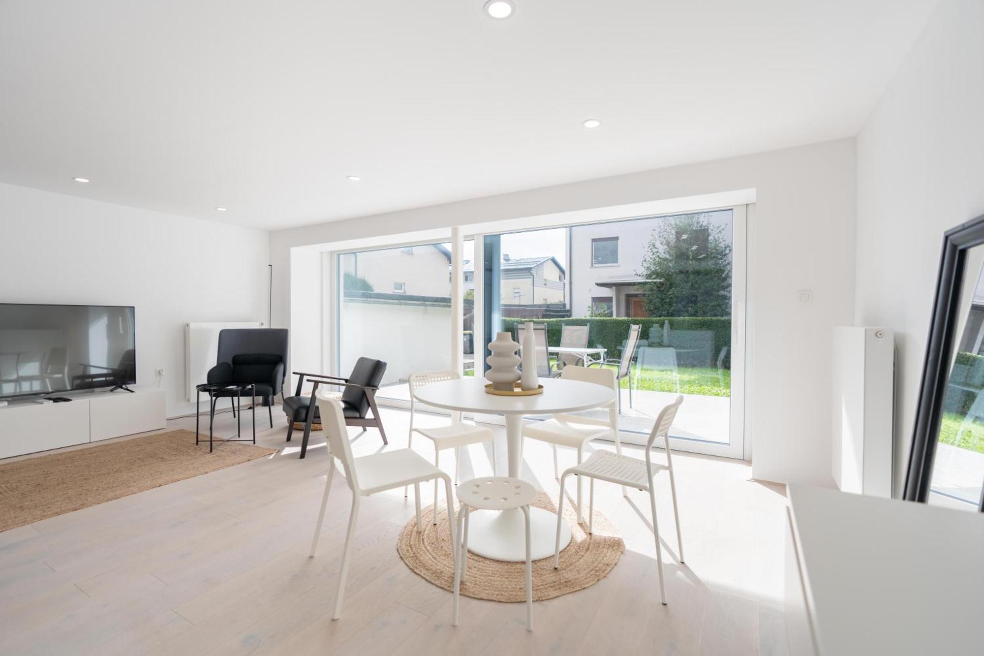 לובליאנה Black & White Apartments Rozna Dolina מראה חיצוני תמונה
