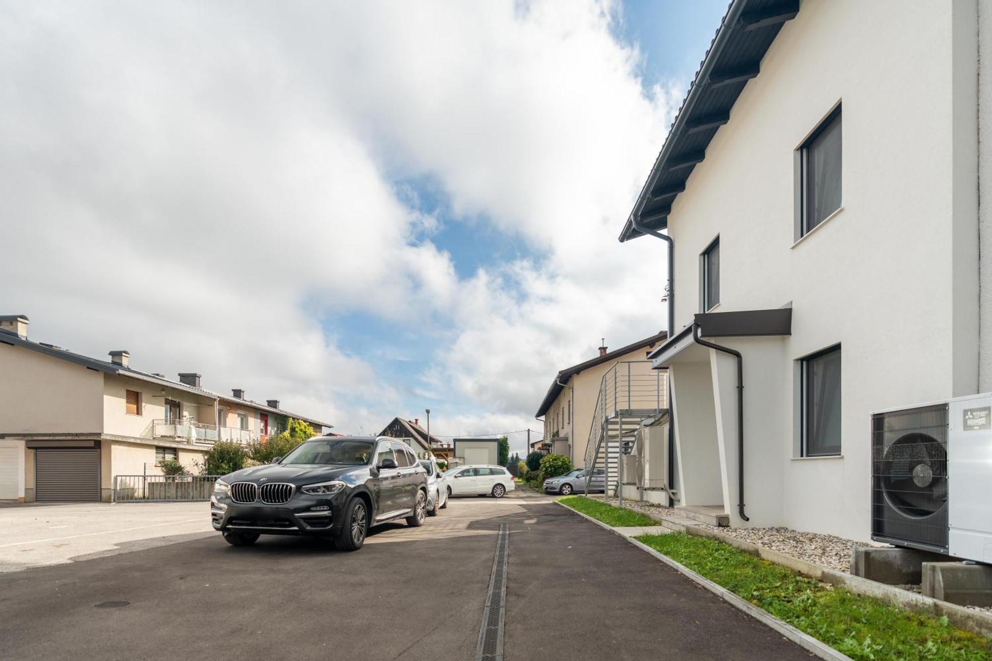 לובליאנה Black & White Apartments Rozna Dolina מראה חיצוני תמונה