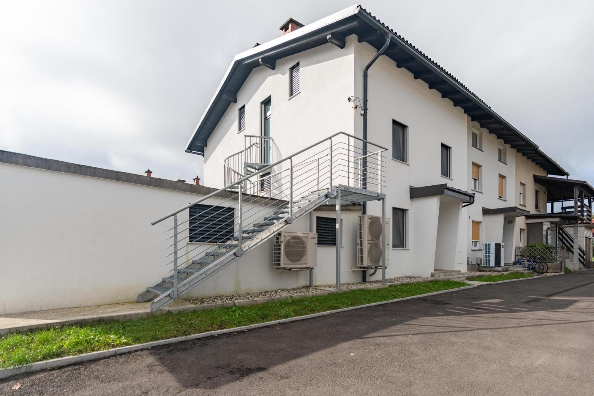 לובליאנה Black & White Apartments Rozna Dolina מראה חיצוני תמונה